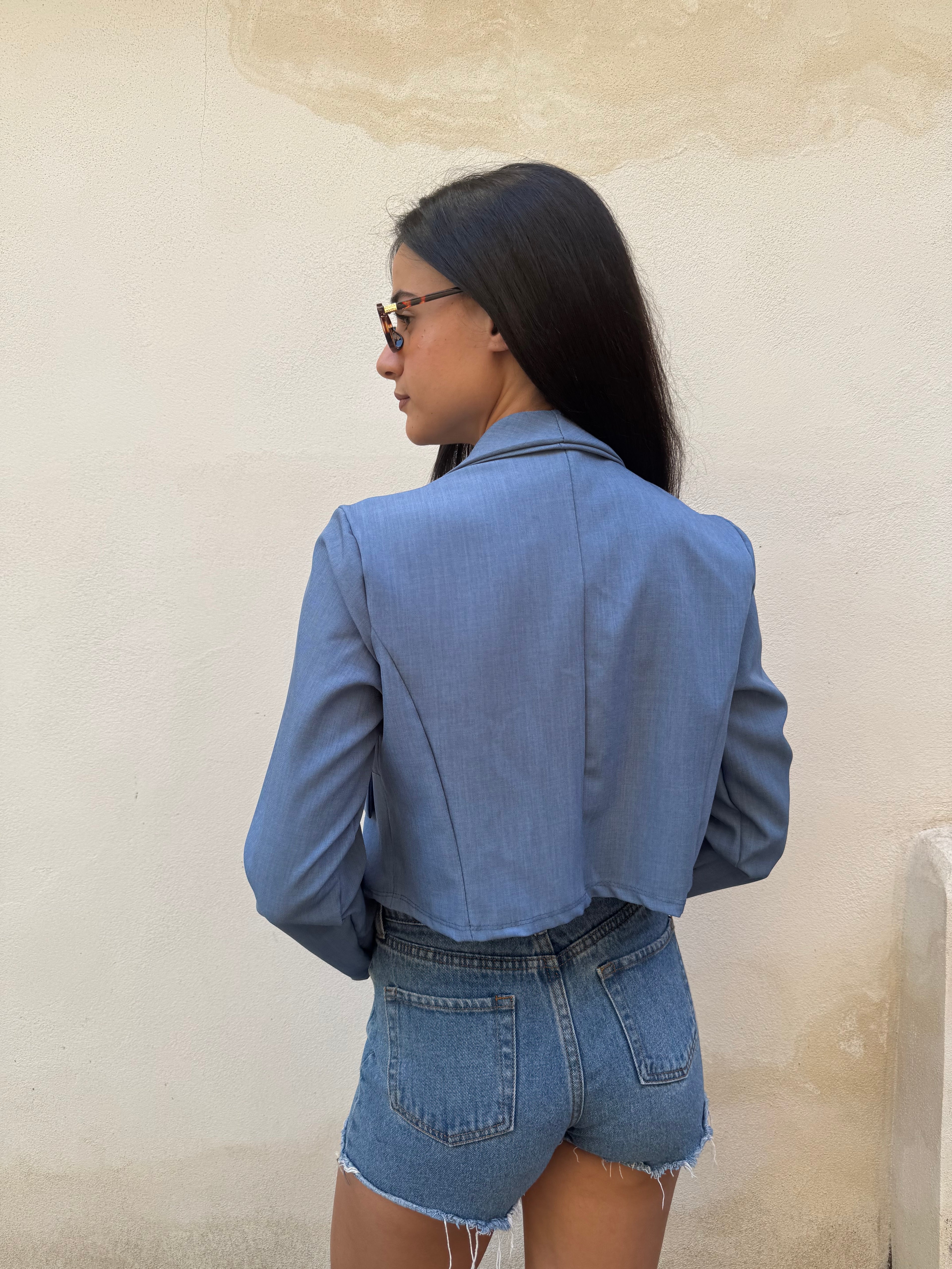 Giacca crop celeste