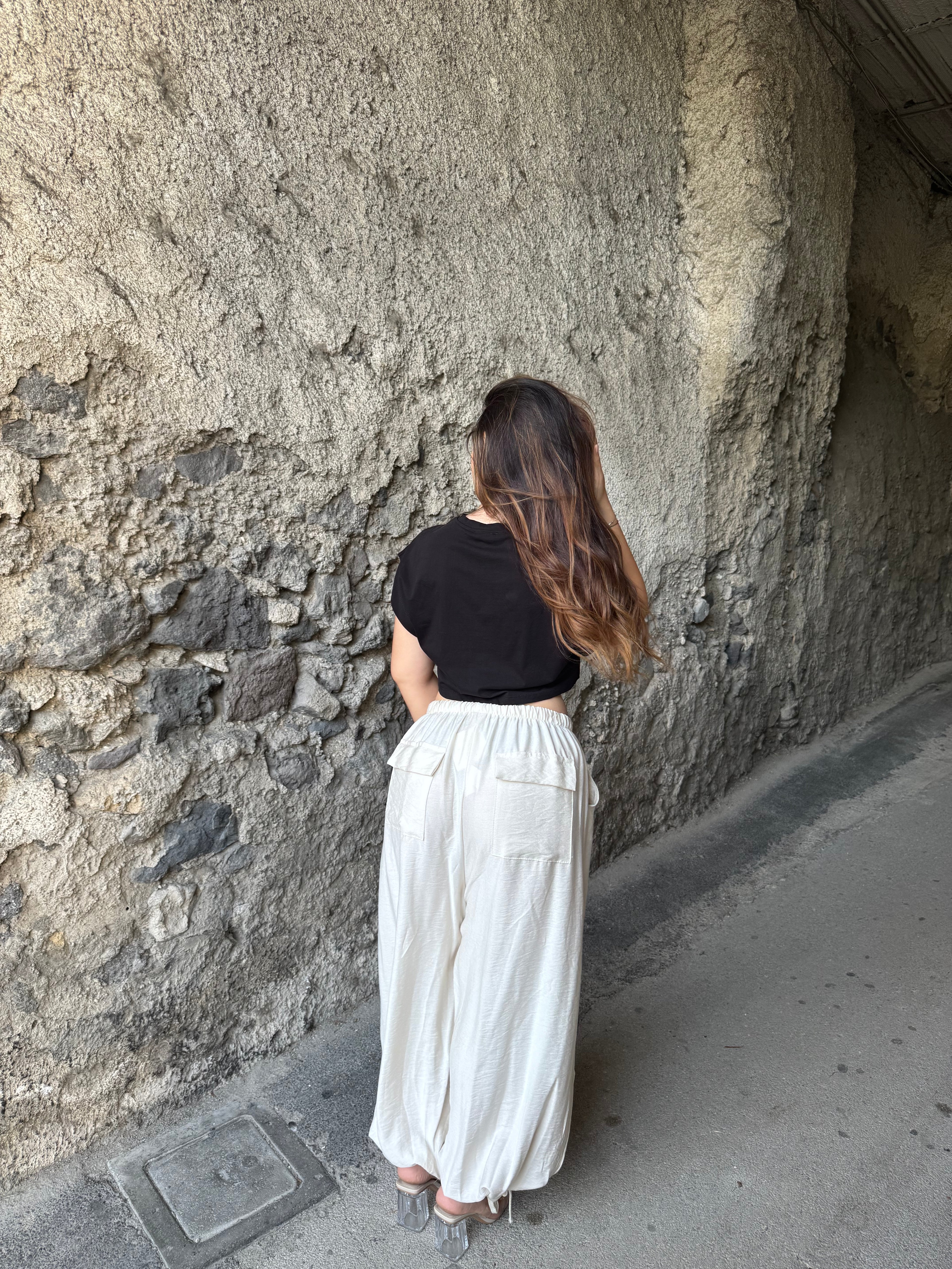 T-shirt crop nera
