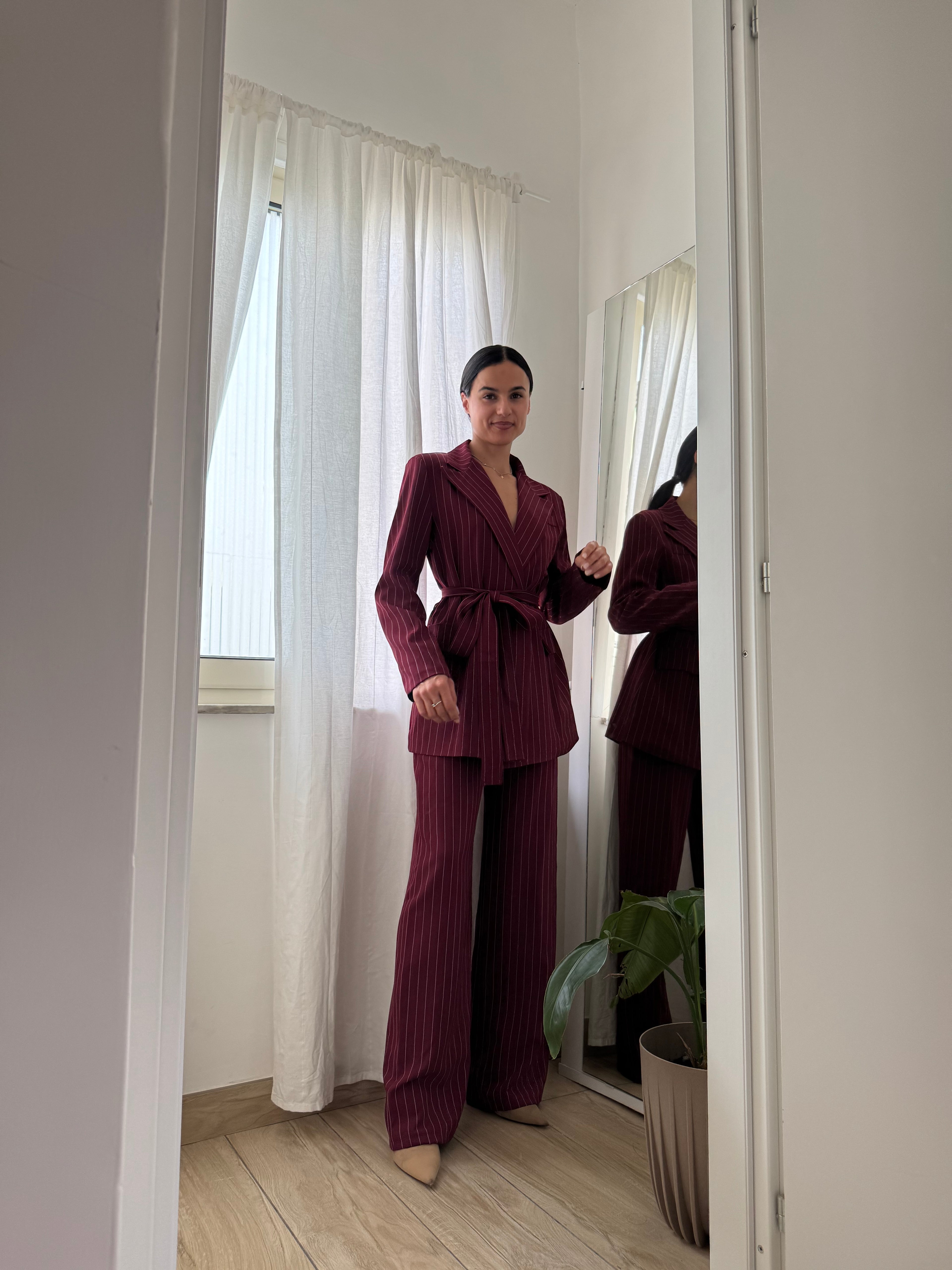Tailleur gessato bordeaux