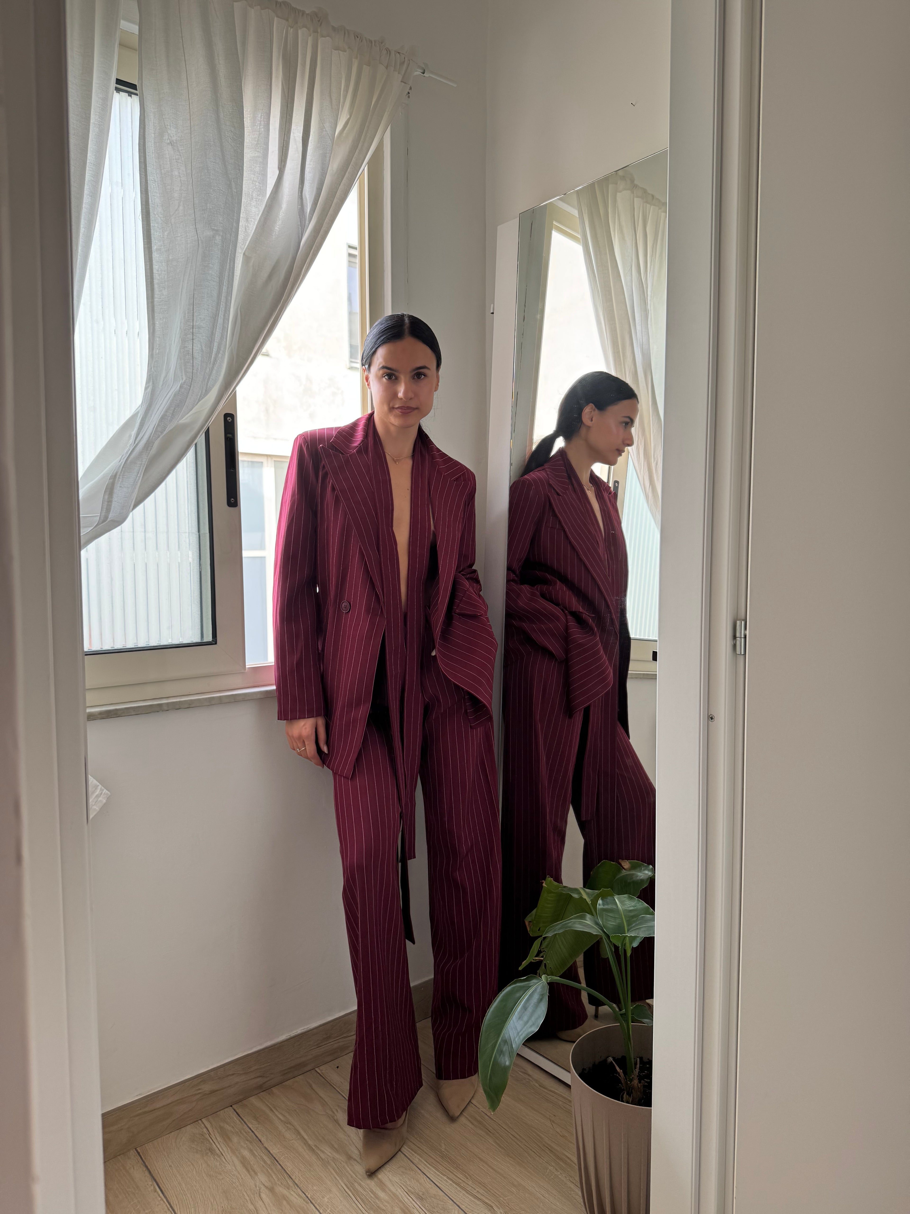 Tailleur gessato bordeaux