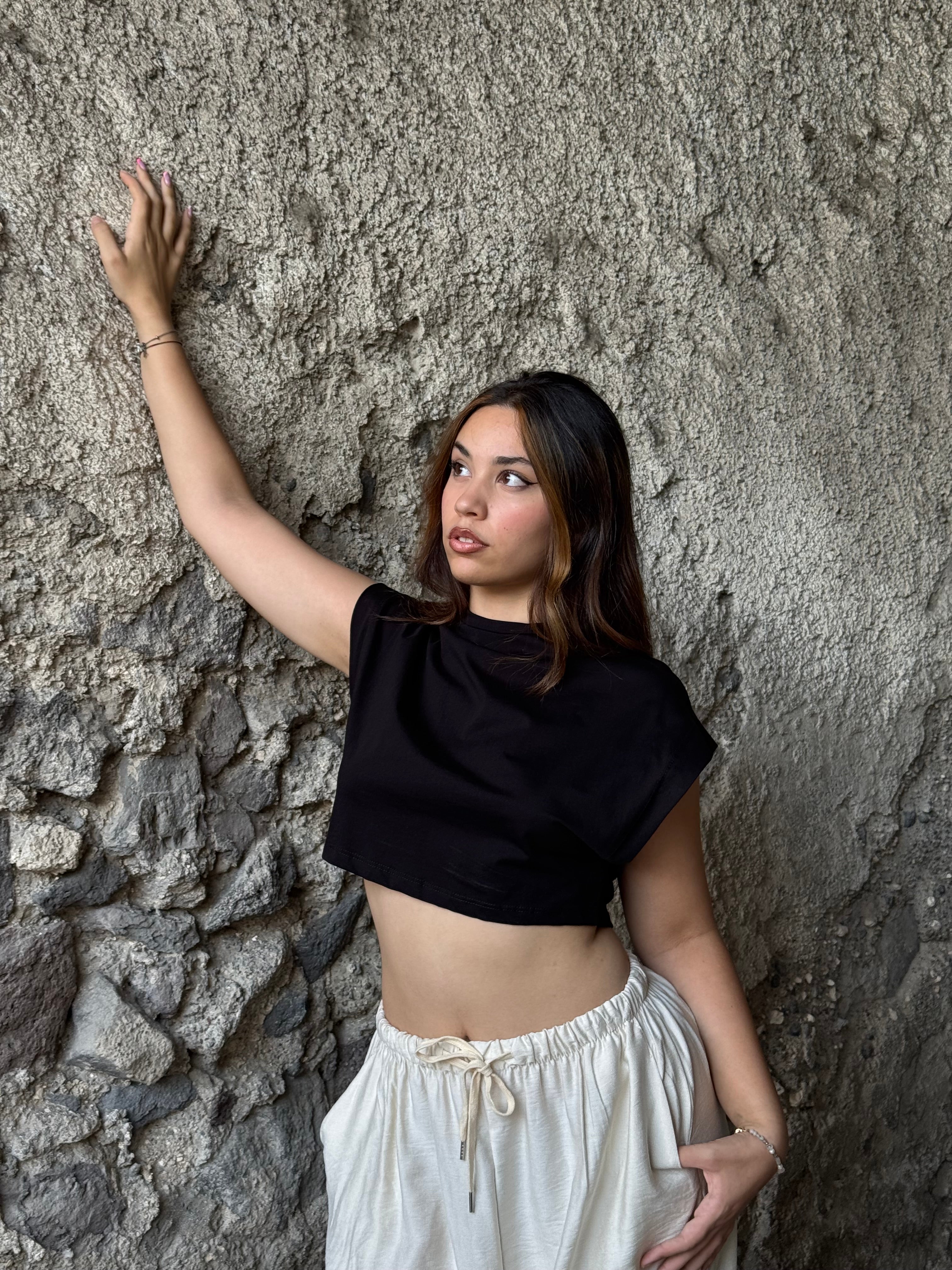 T-shirt crop nera