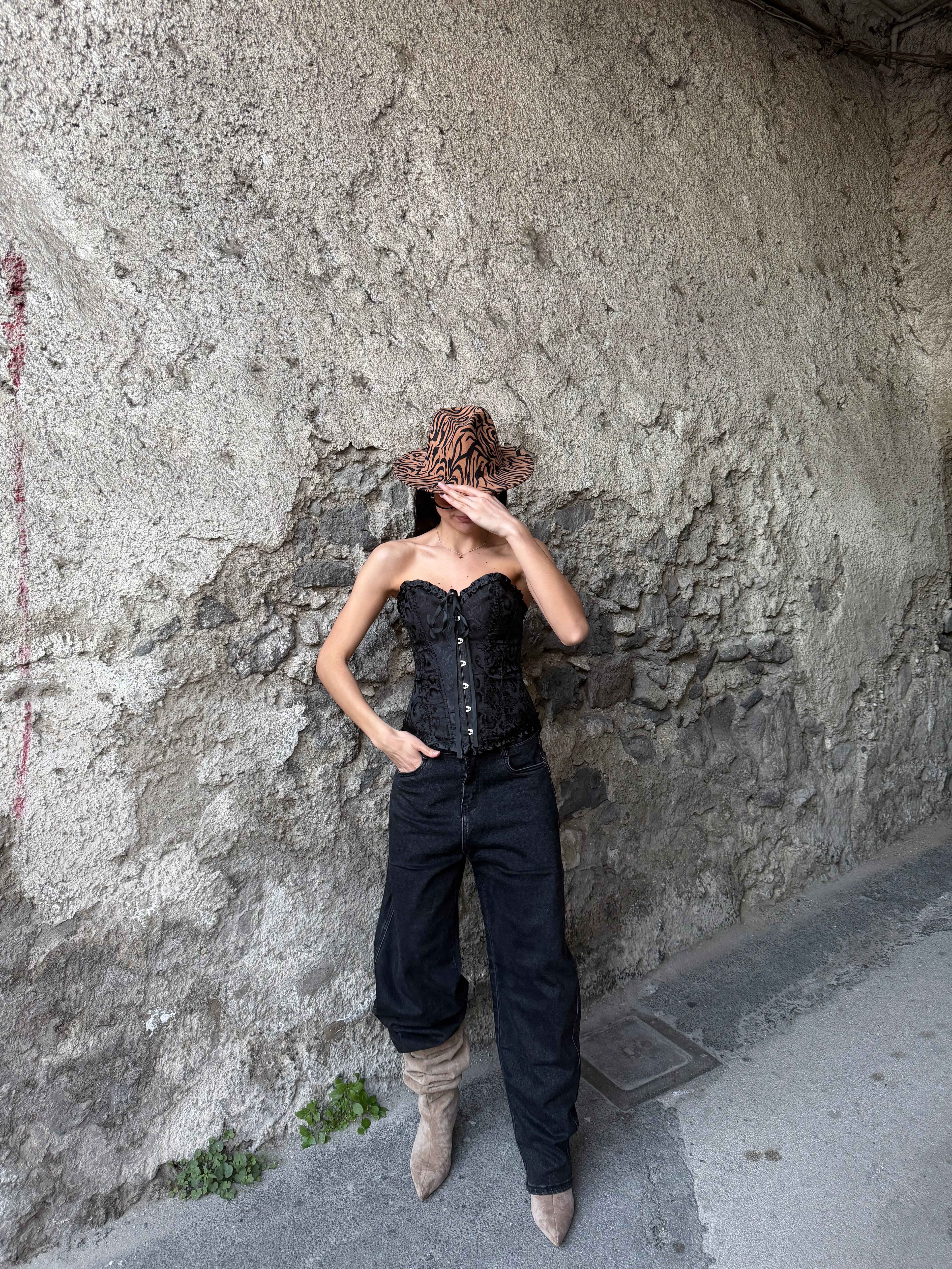 Corsetto rigido nero