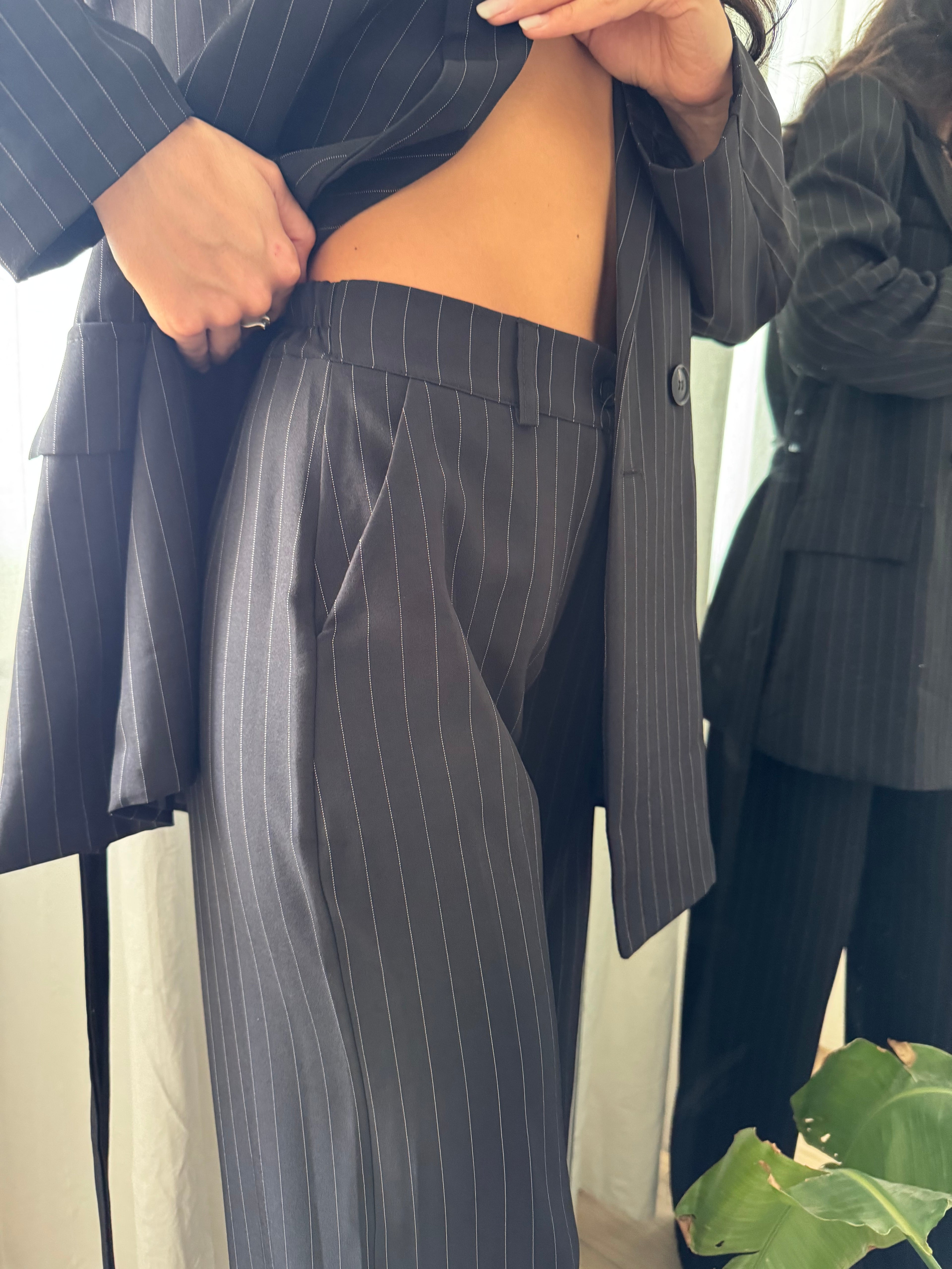 Tailleur gessato nero