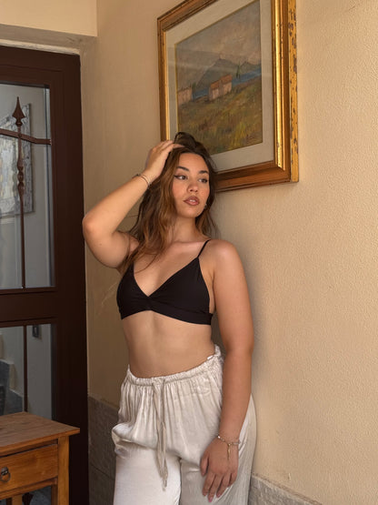 Top bra color nero