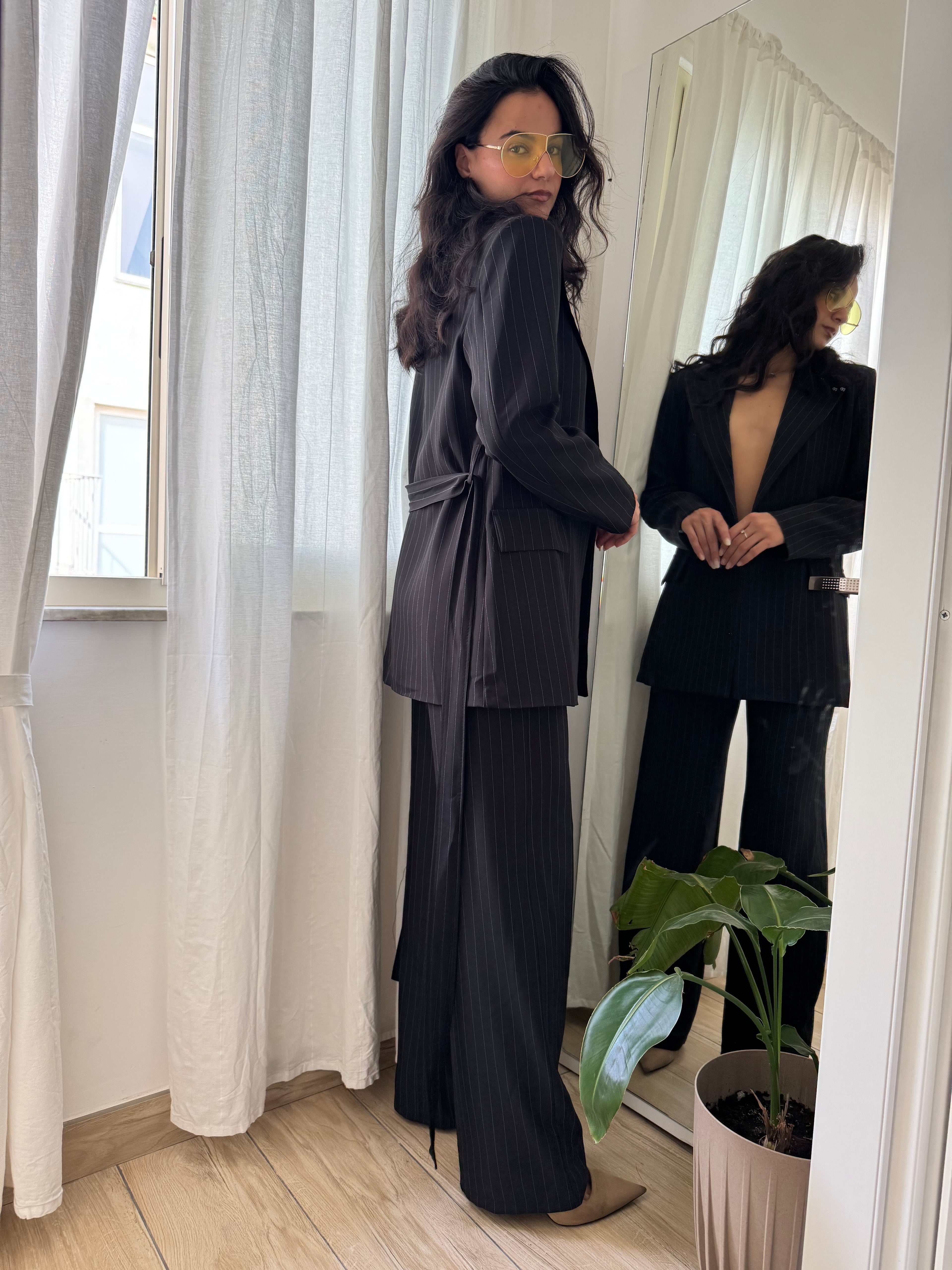 Tailleur gessato nero