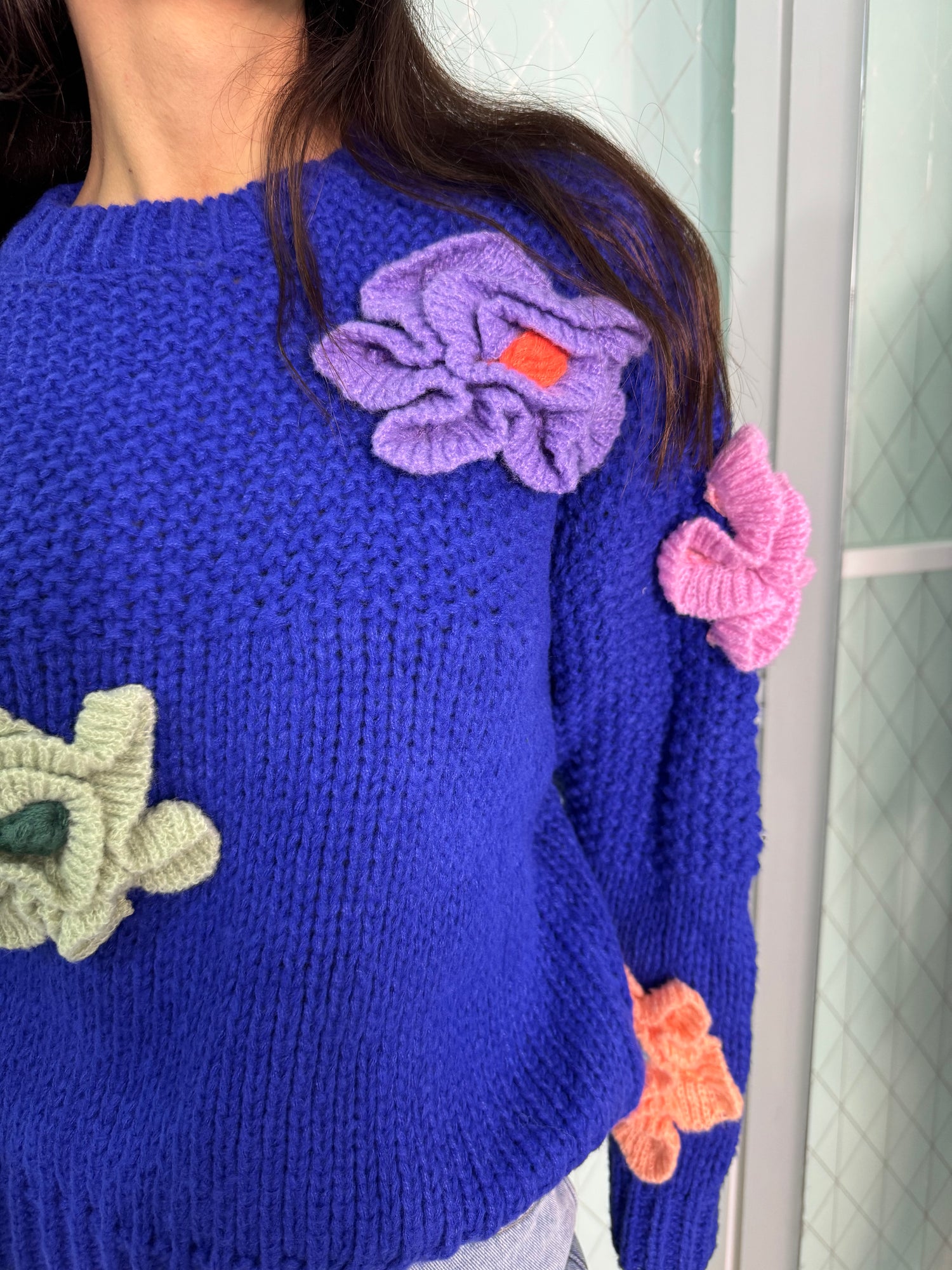 Maglione fiori 3D blu