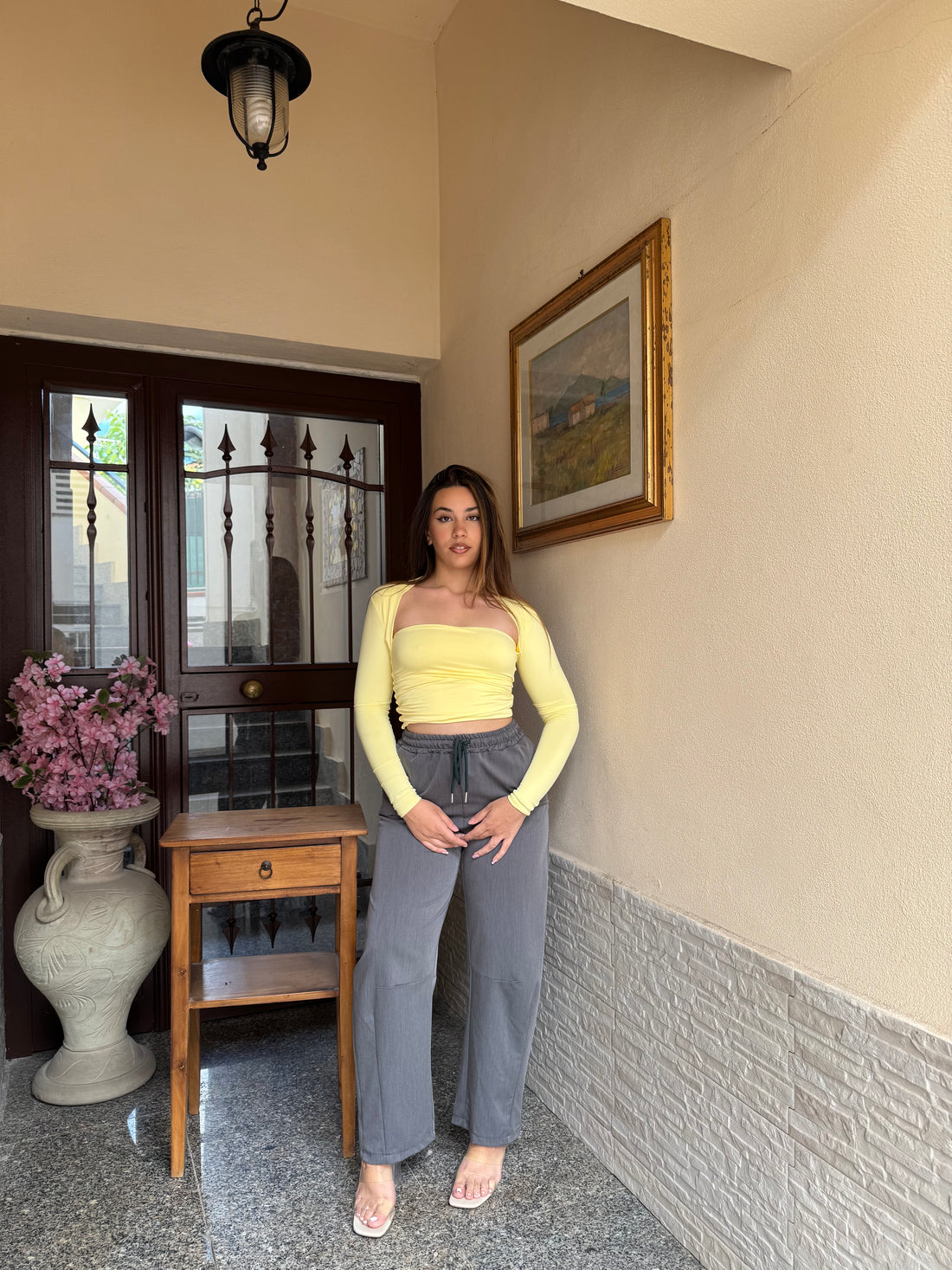 Top modellante giallo