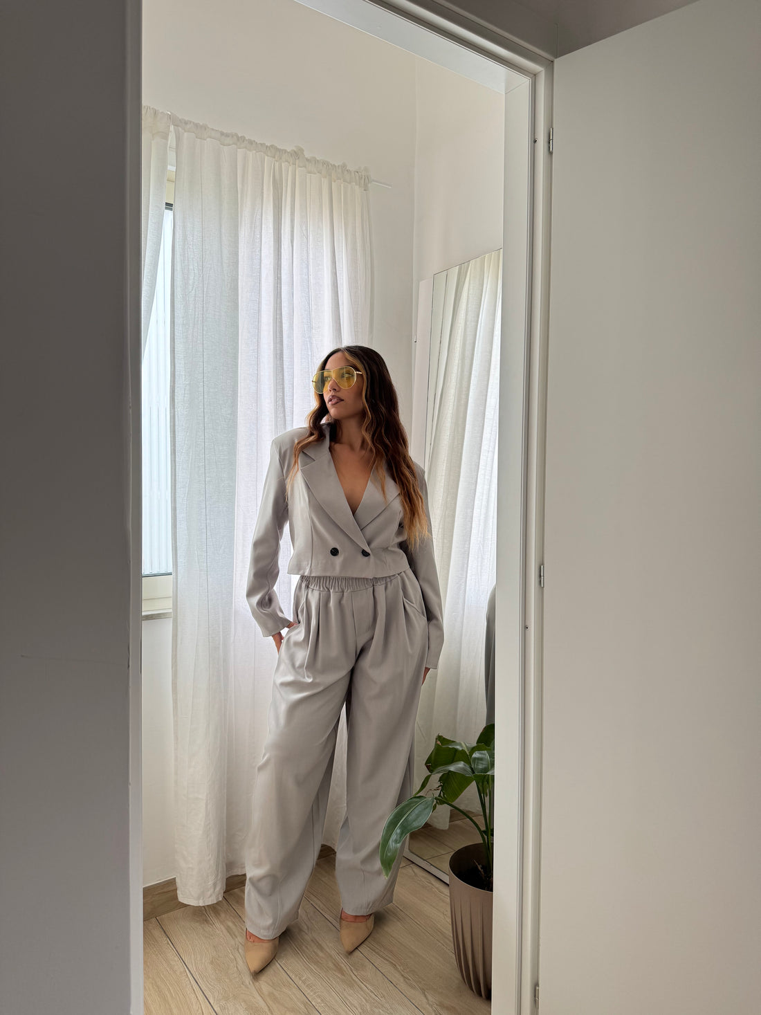 Tailleur cropped grigio ghiaccio
