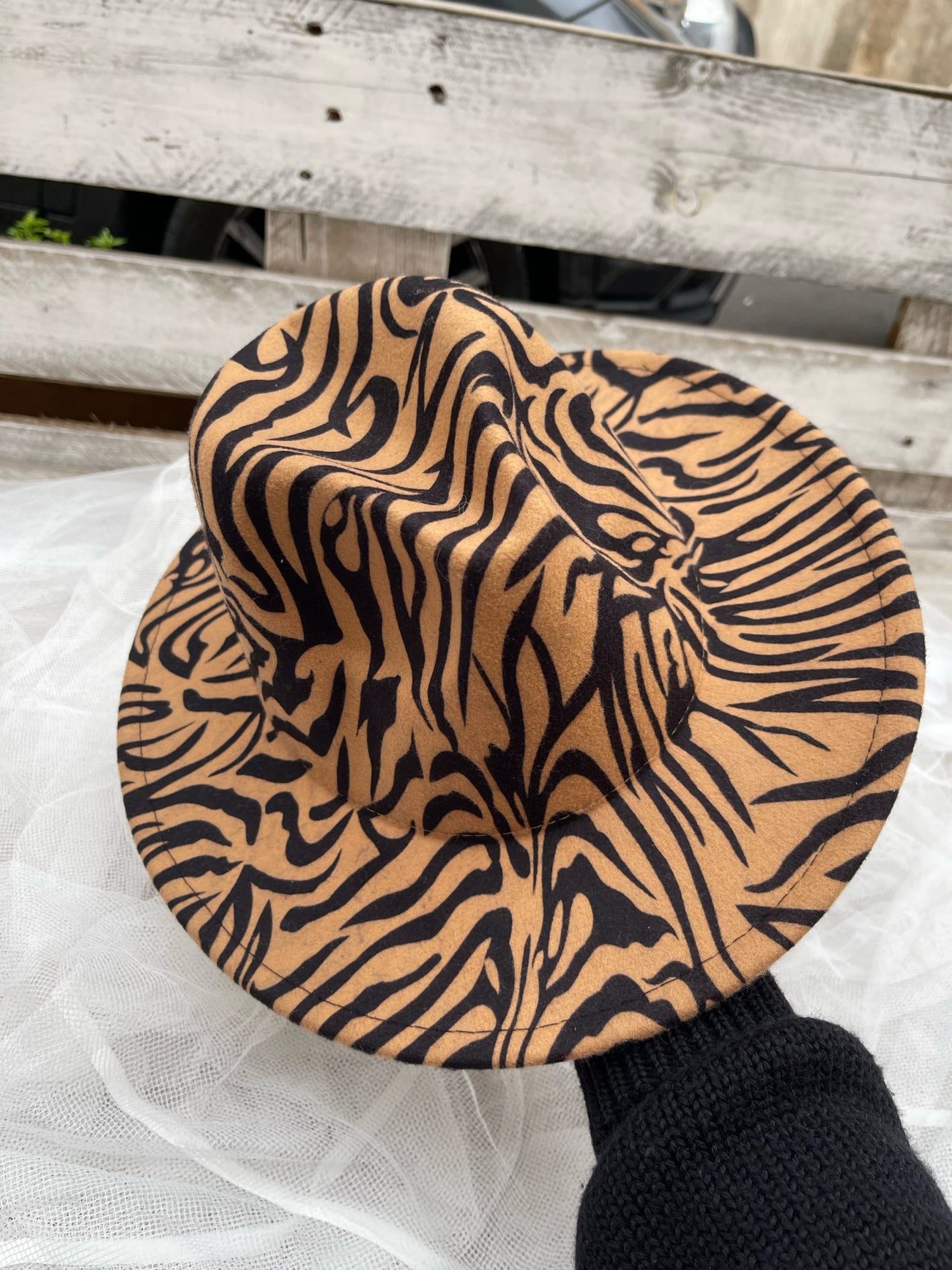 Cappello falda larga zebra cammello