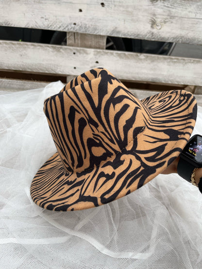 Cappello falda larga zebra cammello